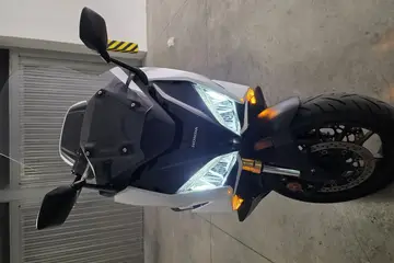 Honda Forza 750