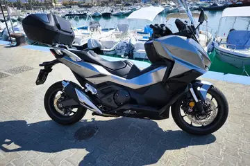 Honda Forza 750