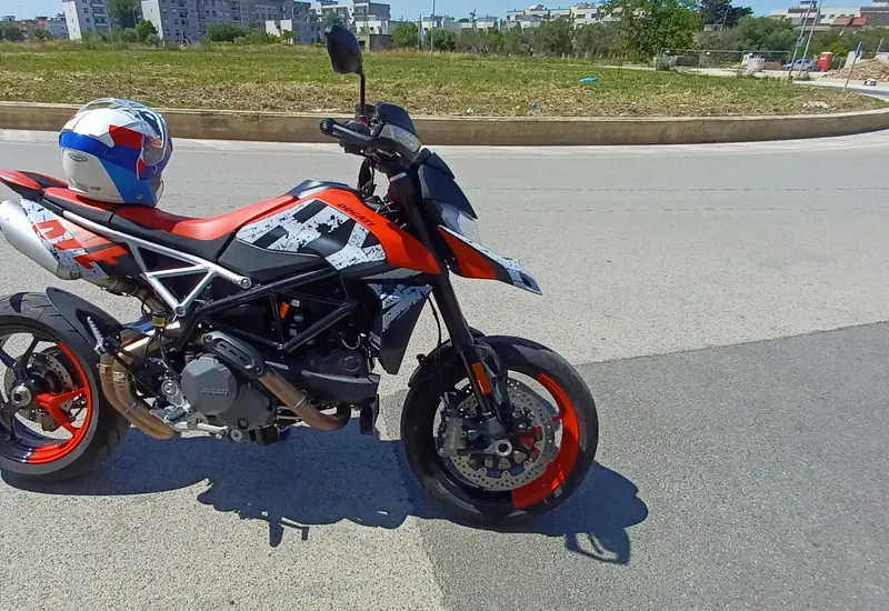 Ducati Hypermotard 950